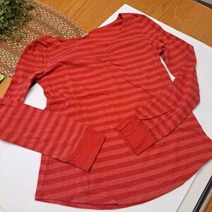 Unionbay size XL, V-neck long sleeve feminine orange striped T-shirt